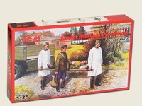 Soviet Medical Personnel 1943-45 / 1:35 - Icm