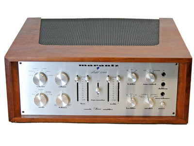 Vintage Marantz Model 1200 Integrated Amplifier wooden case