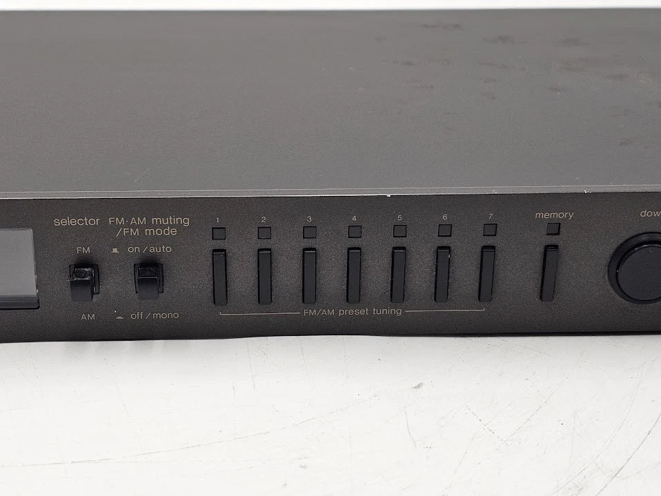 Technics ST-8055K FM/AM Stereo Tuner - Working, Cosmetic Wear - Image 3 of 4