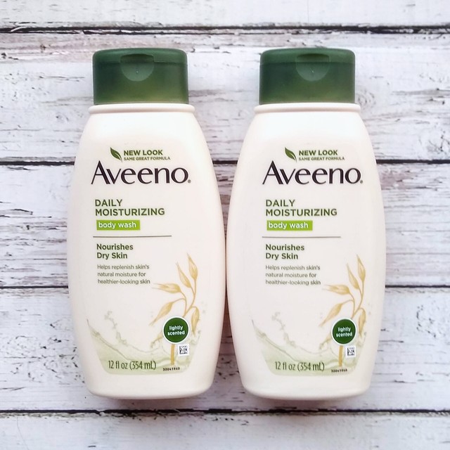 Lot of 2 Aveeno Daily Moisturizing Body Wash Oat Dry Skin Colloidal