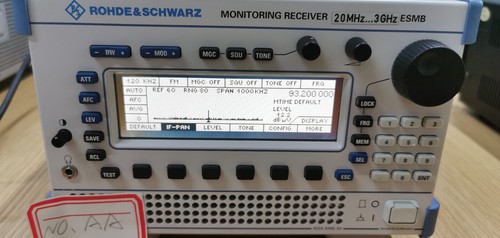 Panel przedni ESMB z odbiornika Rhode Schwarz ESMB nr. aa - Zdjęcie 7 z 18