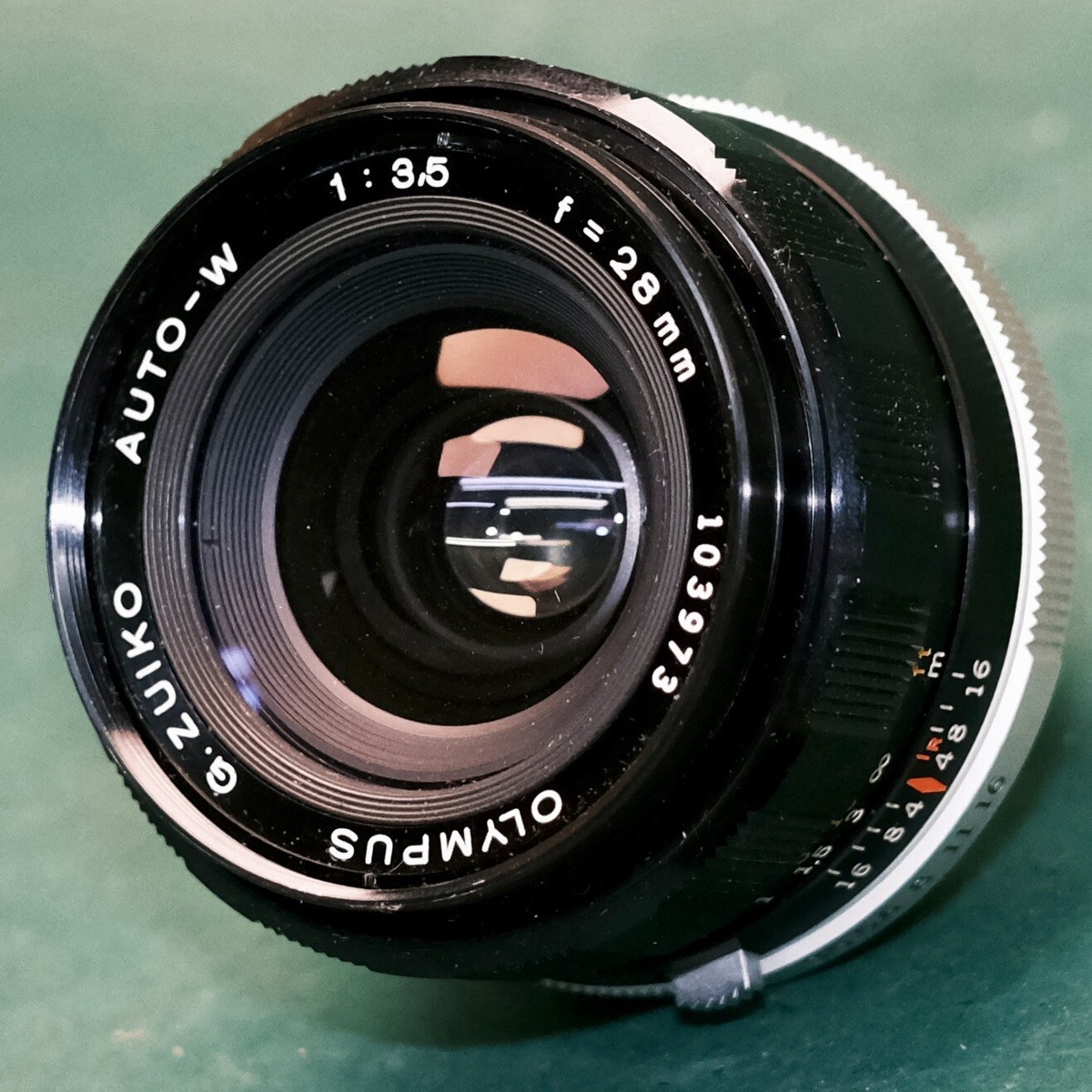 Olympus G.Zuiko Auto W 28mm f3.5 FTL Wide Angle M42 Mount lens