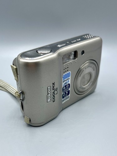 Nikon COOLPIX L6 Digital Camera 3X Optical FOR PARTS - NOT WORKING - Picture 3 of 10