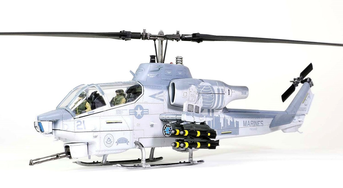 【希少】AH-1W 1:18 SUPER COBRA センチュリートイズ AH-1 Super Cobra 21st Century Toys Custom 1/18 helicopter