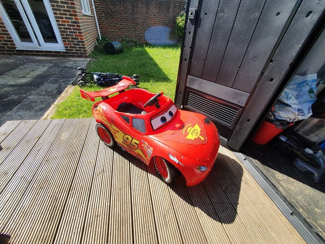 lightning mcqueen ride on car