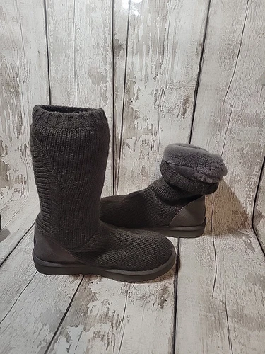 Stivali UGG a costine foderati in shearling da donna US 8 1012287 grigi