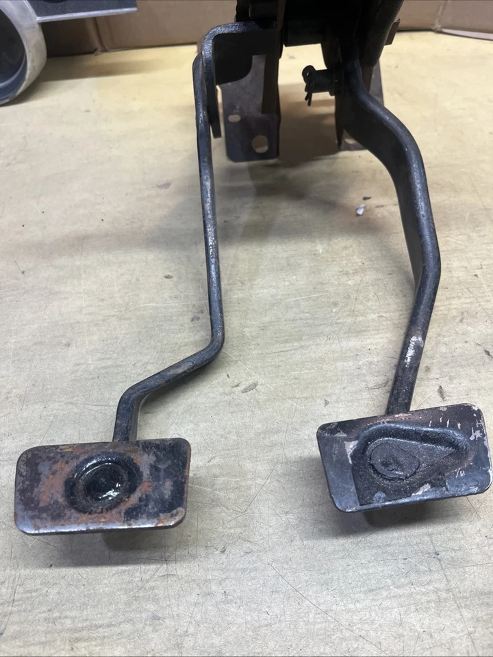 Ford Mustang 1968 montaje de pedal de embrague de freno Mercury Cougar Foto 2 de 4