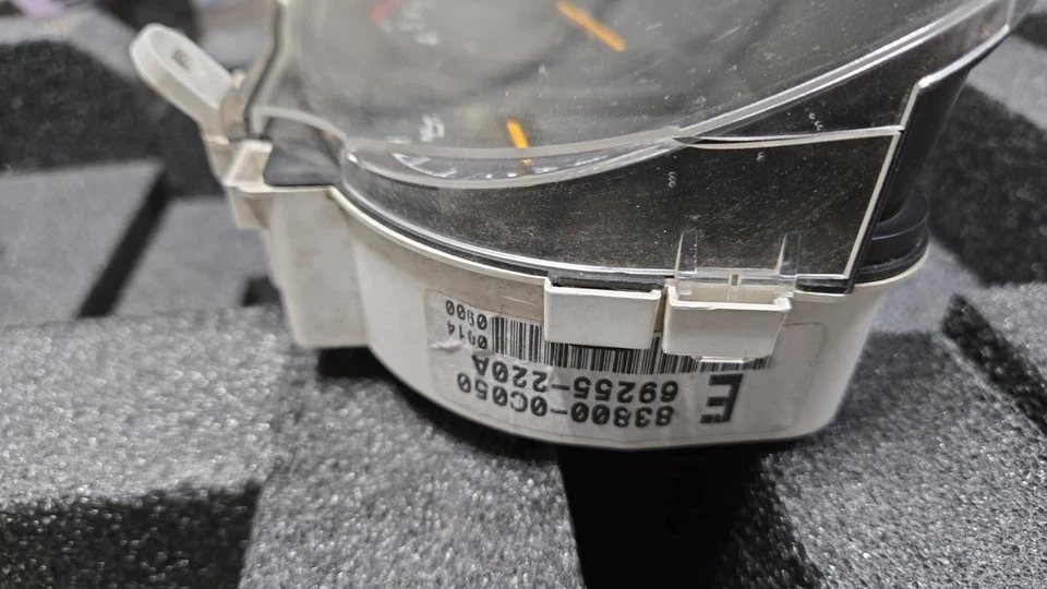 2000-2002 Toyota Tundra Speedometer Tachometer Instrument Cluster 8 Cyl AT Oem Foto 4 de 4