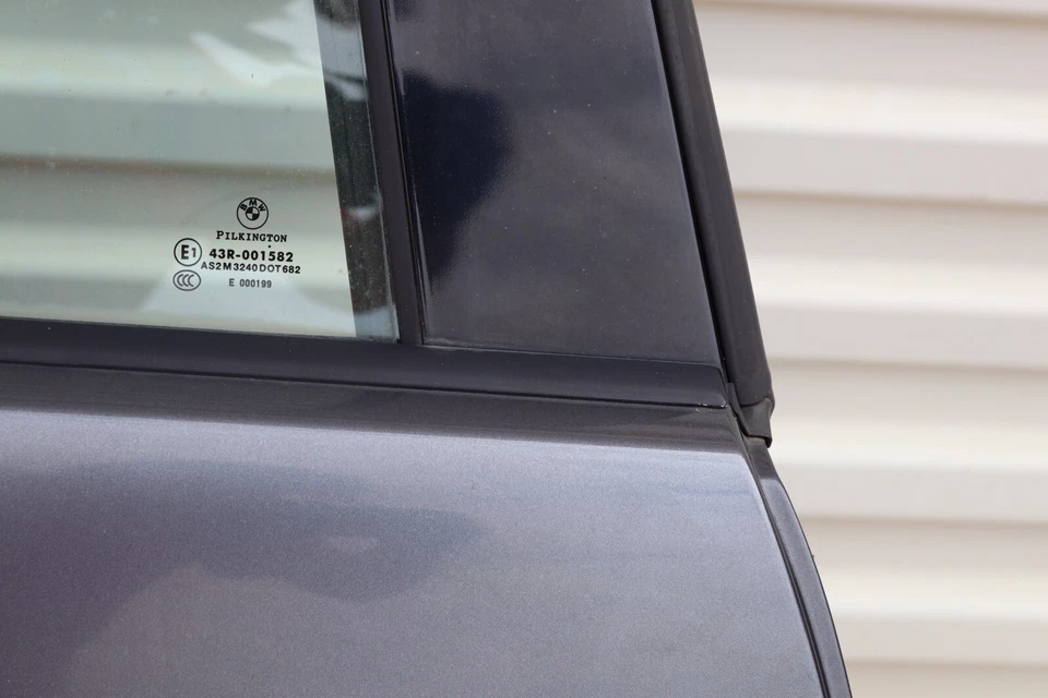 BMW 335I 2007-2011 SEDÁN E90 PUERTA TRASERA DERECHA PANEL CARCASA CON VENTANA OEM Foto 3 de 4