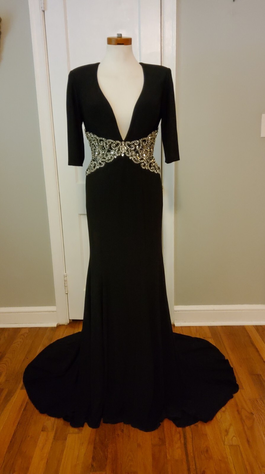 Picture 1 of 9
