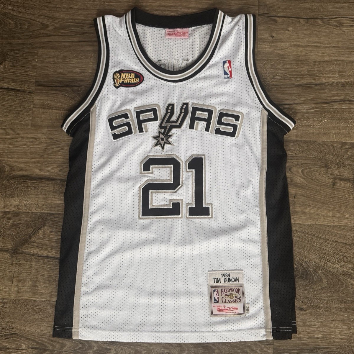 Mitchell & Ness San Antonio Spurs Tim Duncan NBA Replica Jersey