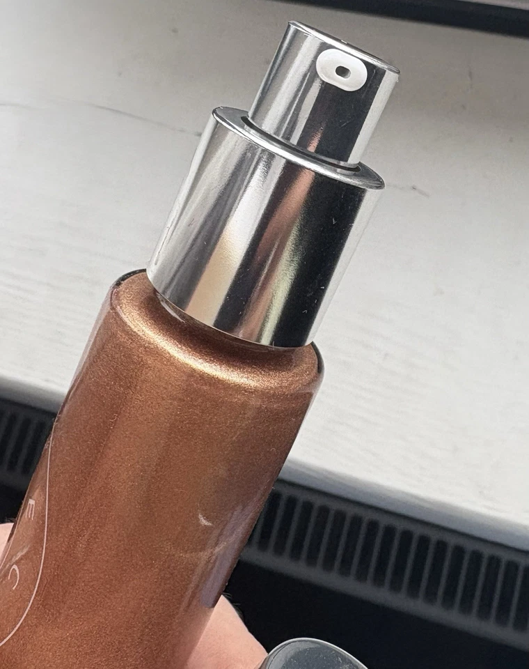 BECCA Cosmetics Ignite Sunsetter Liquified Light Highlighter Ltd Ed Shade Desire - Image 3 of 4