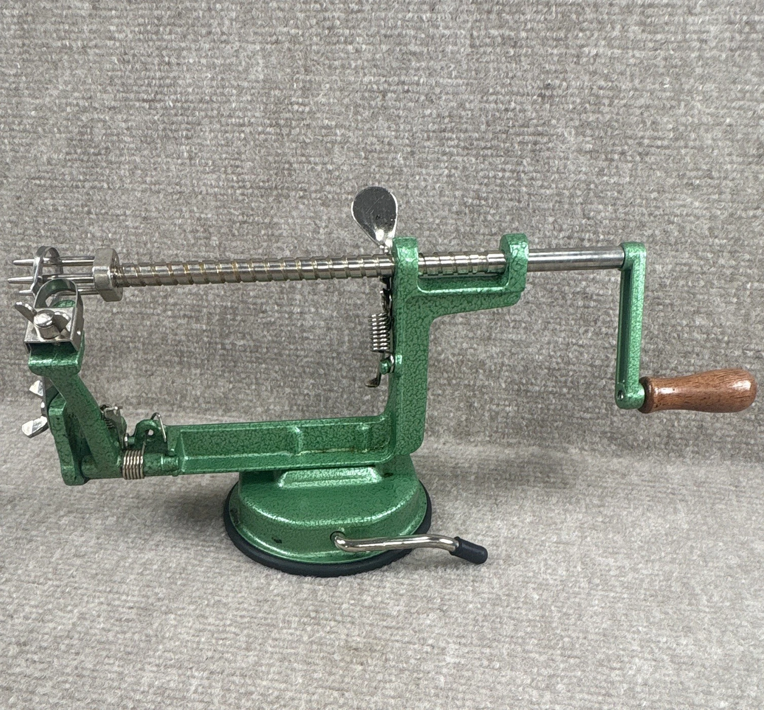 Apple Peeler Corer Slicer Cast Iron Hand Crank Green Suction Base w/ Box
Opens in a new window or ta