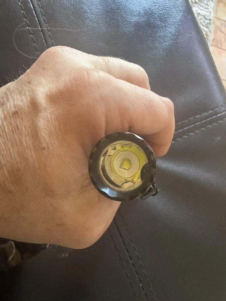 Olight Warrior Mini 2 Ti “Tierra” Edición Limitada – SN517 con Caja y Papeleo Foto 2 de 4