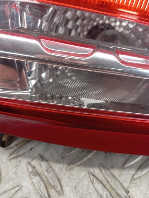 Feu arriere secondaire gauche (feux) CITROEN DS5 PHASE 1 9803168080 - Photo 2/4