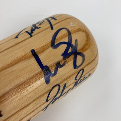 2004 Boston Red Sox World Series Champs Team Signed Baseball Bat