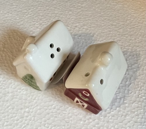 NEW Christmas Country Cottage Salt & Pepper Shaker Set / Ornament - Picture 4 of 4