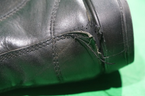 Blundstone Black Leather Chelsea Boots AUS 6.5 / Womens US 9.5 (Damage) - Picture 4 of 10