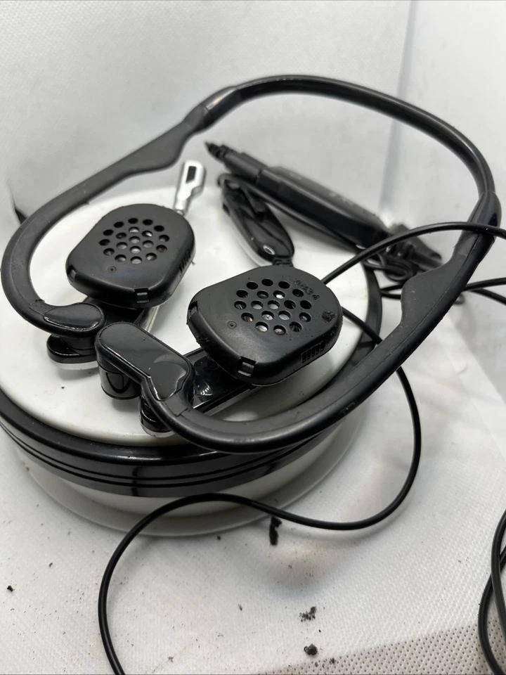 Logitech PC Computer A5572A USB Headset Headphones with Mic Volume Control Case - Image 2 of 4