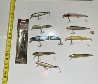 Vintage Fishing Lure Lot Minnow Crankbait Jointed Topwater Plug 10 Pieces Used