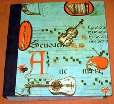 Coffret de 12 disques pour phonographe LESA quartz. 75 tours. Non microsillon.