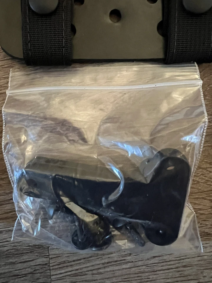 Safariland MOLLE Vest Holster Adapter Mount  6004-8 with Spacers Screws Black - Image 3 of 4