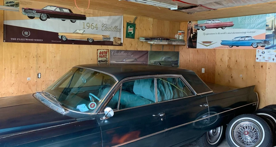 1960 Cadillac Dealer Garage Banner Sedan V8 Coupe Sixty Two Hardtop Caddy - Image 3 of 3