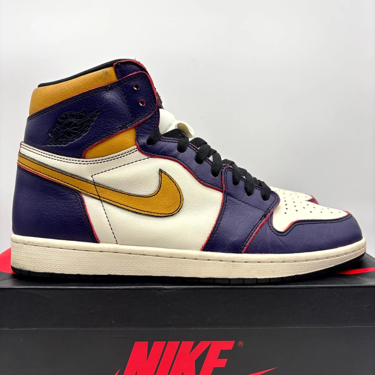 Nike SB×Air Jordan 1 “LA to Chicago” NIKE SB Air Jordan 1 Lakers Review & Wiping OFF Paint! - YouTube