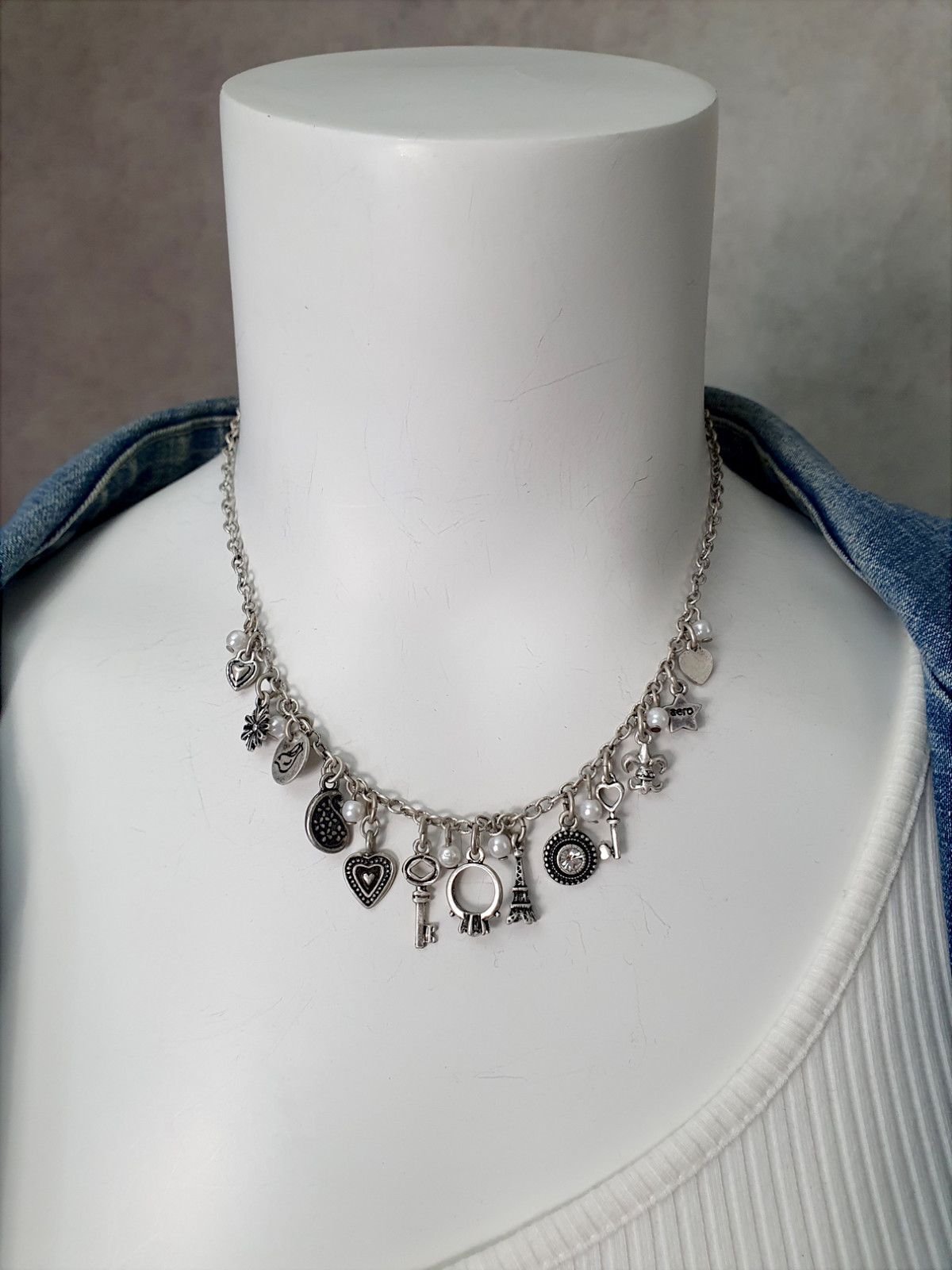 Aeropostale Silver Tone Heart Faux Pearl Fringe Charm Choker Necklace 16-19"