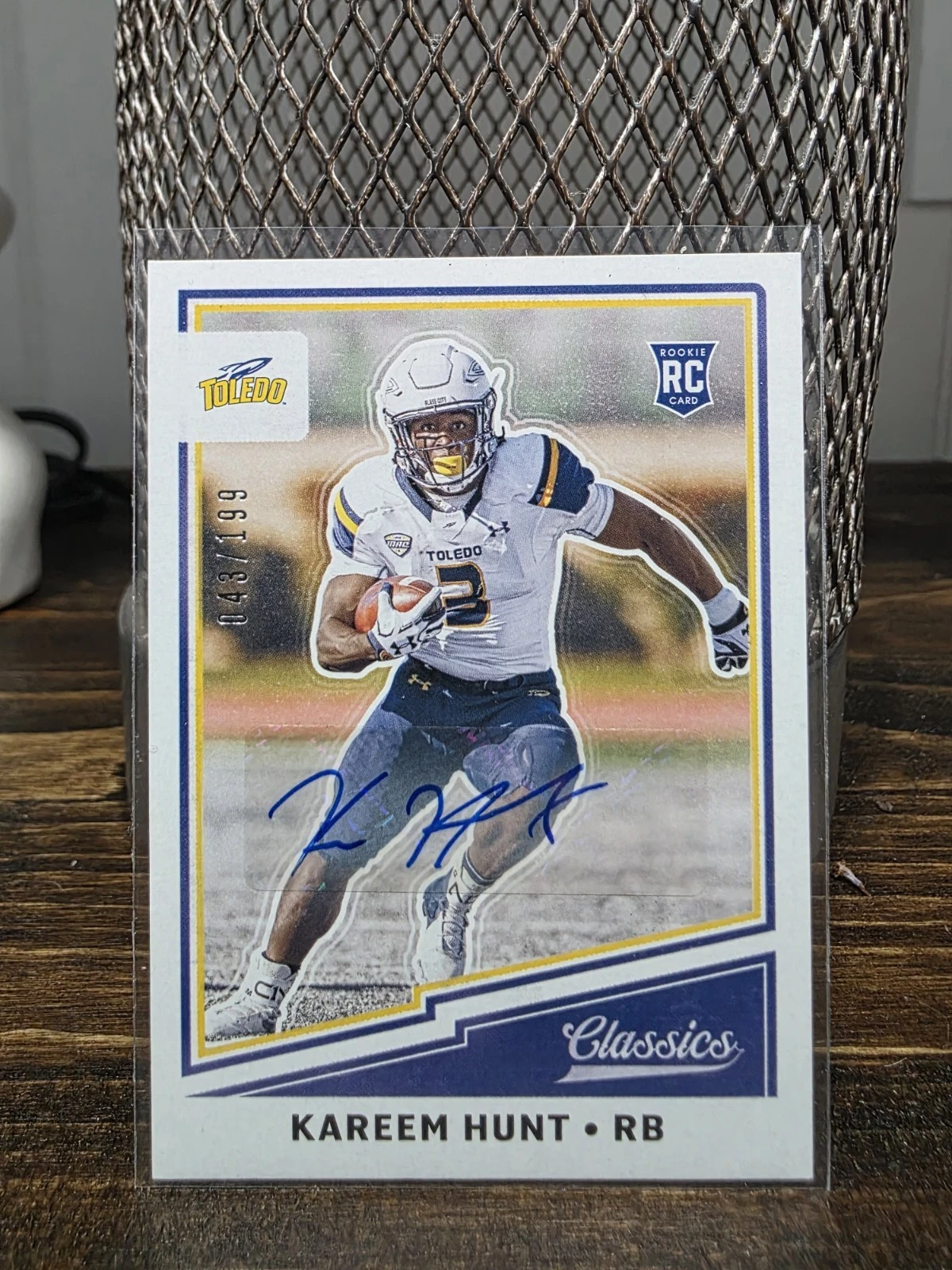 Kareem Hunt Panini Classics #258 Timeless Tributes-Gold