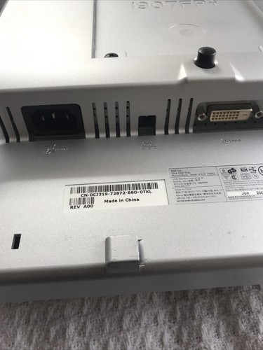 Dell UltraSharp 1908FP 19" Computer LCD Monitor w/DVI, VGA, 4 USB Port - Picture 8 of 12