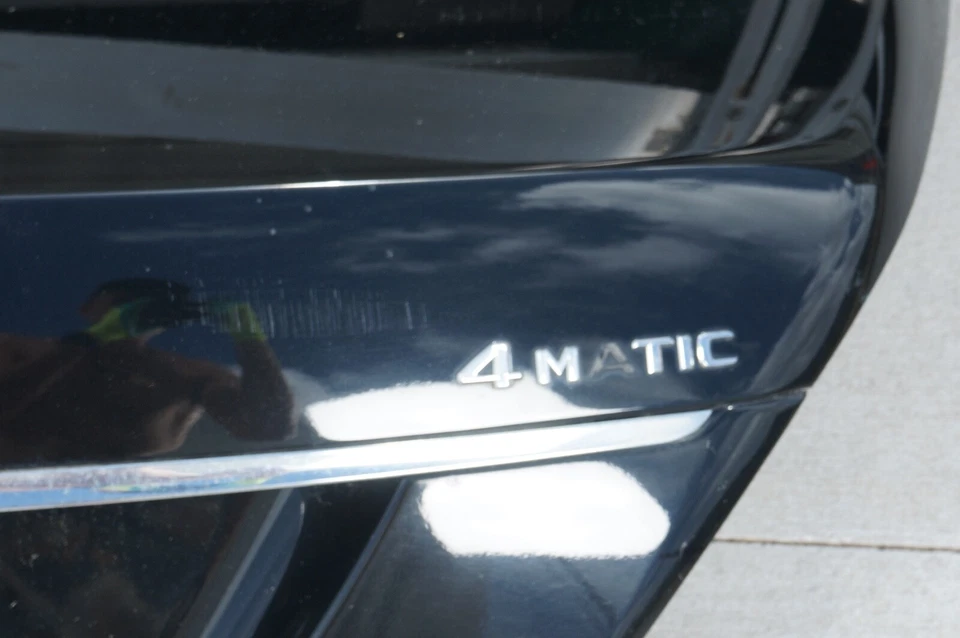 Mercedes-Benz S550 2007-2013 tapa maletero OEM negro Foto 4 de 4