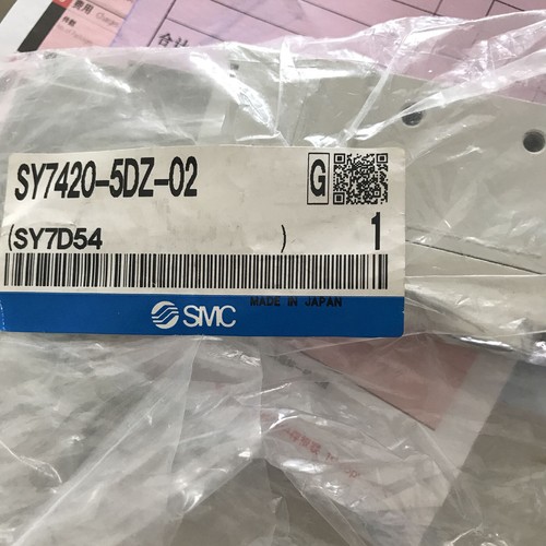 UN Nuevo Electroválvula SMC SY7420-5DZ-02 Envío Rápido - Imagen 1 de 5