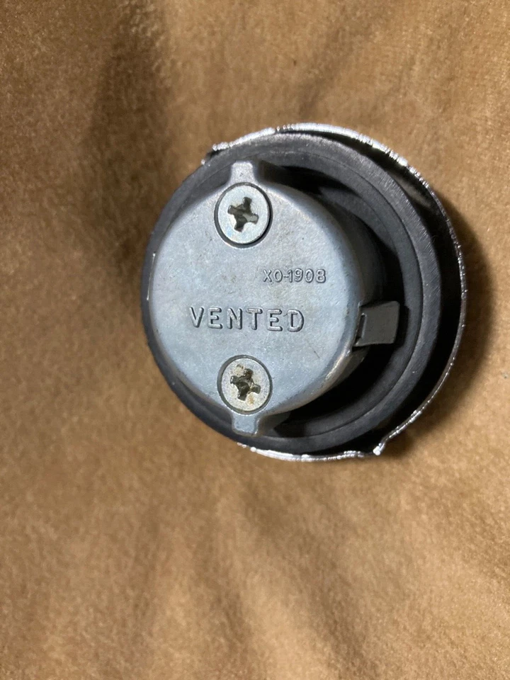 1961-1968 Ford, Thunderbird, Mercury новые из старых запасов хромированная запирающаяся крышка бензобака с ключами C4RZ9030B - Изображение 3 из 4