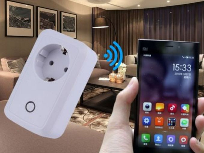 Prise WIFI domotique pour piloter le chauffage et l'éclairage du salon