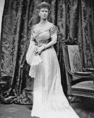 QUEEN MARY OF THE UNITED KINGDOM 8x10 Photo Glossy Print