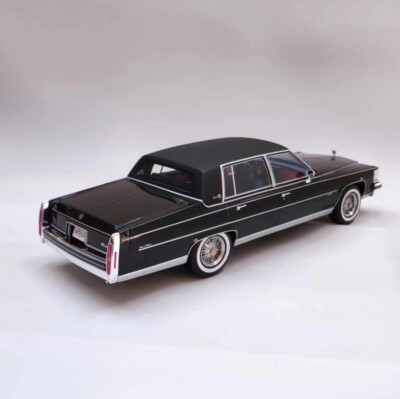 Cadillac Fleetwood Brougham キャデラック 1/18 s-l400.jpg