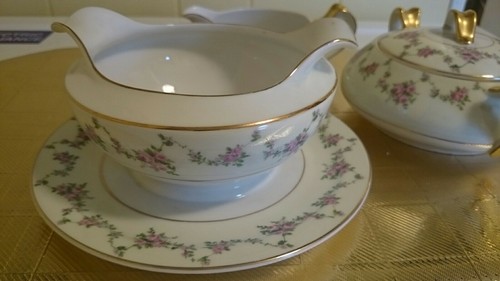 TK Thun Bohemia Czechoslovakia FAIRMONT Sugar, Creamer and Gravy - Picture 6 of 8