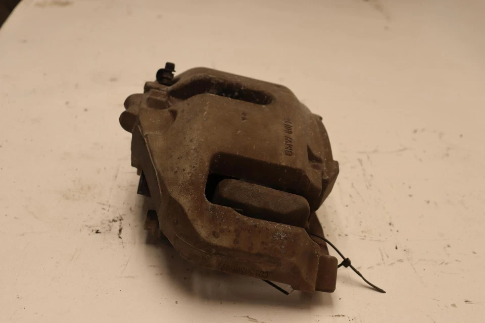 2011-2015 BMW 740LI F01 F02 ПЕРЕДНИЙ ПРАВЫЙ ПАССАЖИРСКИЙ БОКОВОЙ ТОРМОЗ СУППОРТ OEM - Изображение 3 из 4