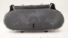 Compteur Mazda 121