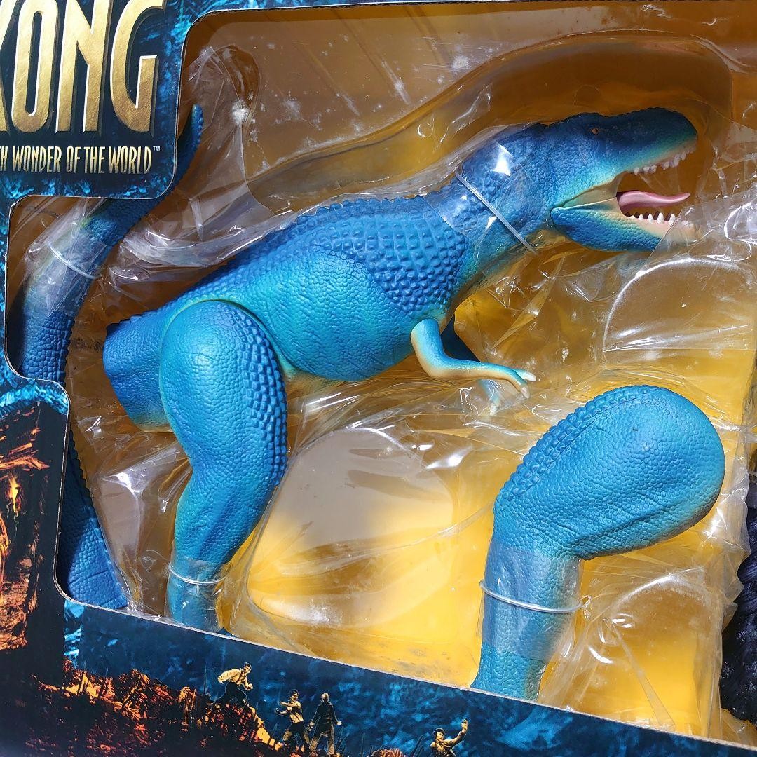 Toys R Us X-Plus Kong Vs Vastatosaurus-Rex Figure Limited Edition