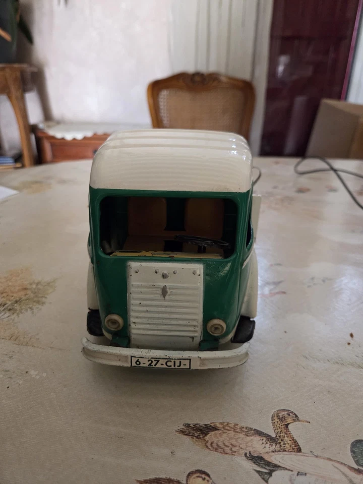 Camion laitier CIJ - Photo 2/3
