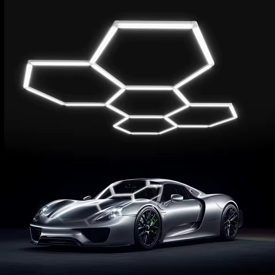 Éclairage garage LED nid d'abeille 12V pour sublimer votre showroom
