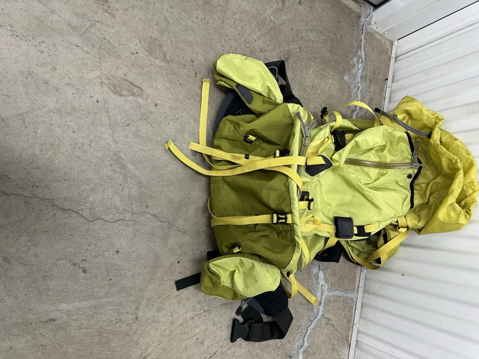 Arc'teryx Axeeios Hiking Backpack - 35L - Mustard Color - Used - Japan - Image 4 of 4