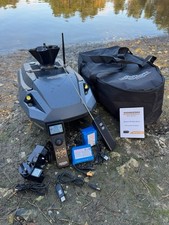 Horizon XP Bait Boat - GPS, Autopilot, Bait Spreader and Sonar Mount
