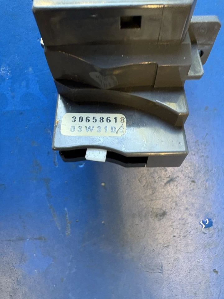 Volvo S60 S80 V70 XC90 2004 2005 señal de giro interruptor direccional viaje 30669738 Foto 2 de 3