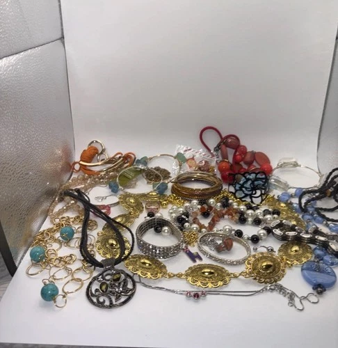 Costume Jewelry Lot Necklaces And Bracelets Some Vintage 1 Lb 12 Oz