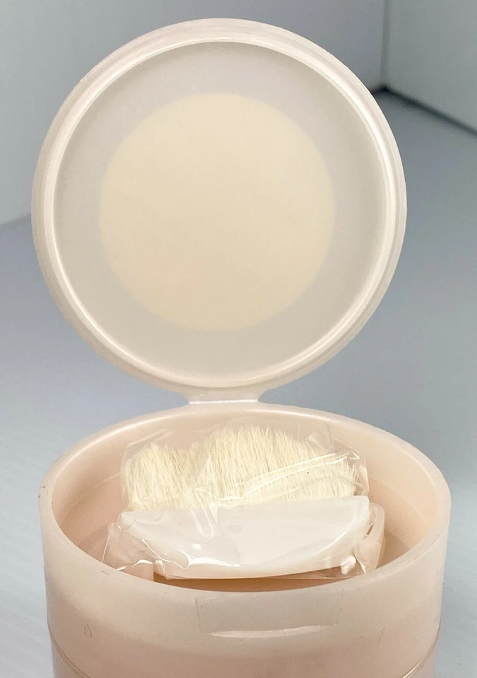 New REVLON Skinlights Face Illuminator Loose Powder 002 Bare Light **RARE - Image 4 of 4