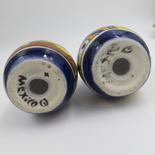 Juego de cocteleras medianas de sal y pimienta Talavera 3,25" pintadas a mano firmadas en forma de huevo - Imagen 6 de 10