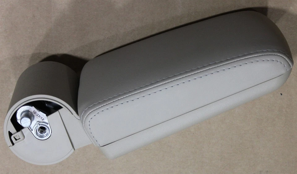 03-05 Cadillac CTS Center Console Armrest Lid 25764286 Neutral Tan OEM Factory - Image 3 of 4